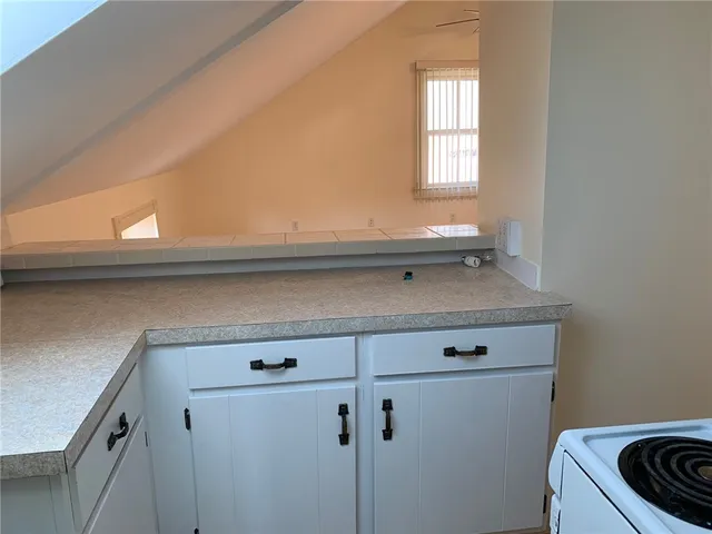 $2,000 | 113 Prospect Hill Street, Unit 3, Newport, RI 02840
