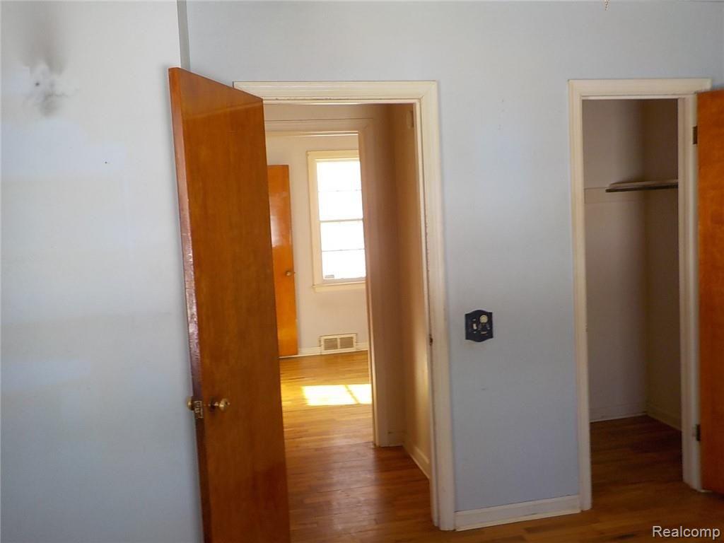 4473 Fenton Road Burton, MI 48529 - Photo 20 of 23