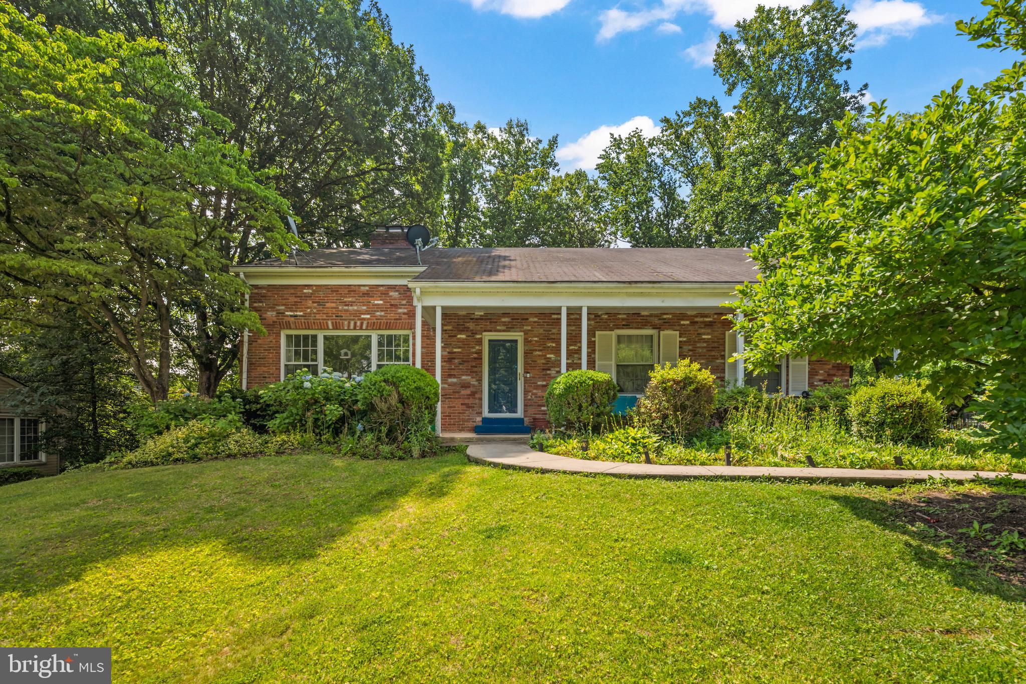 6711 Doane Avenue Springfield, VA 22152 - Photo 12 of 13 Front Exterior