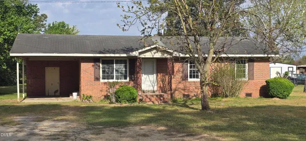 $124,999 | 515 Highway 71, Maxton, NC 28364