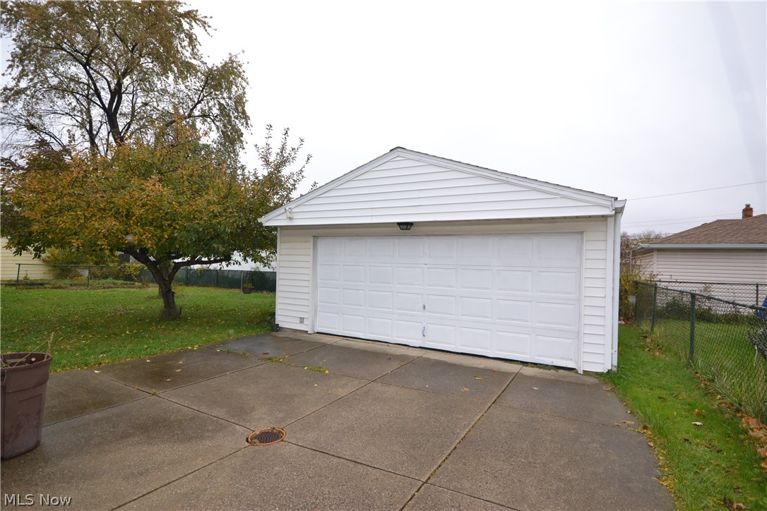 5289 Smith Road Brook Park, OH 44142 - Photo 26 of 27