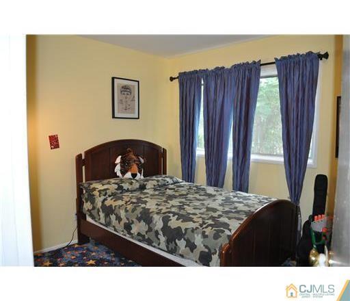 32 Sturgis Road Kendall Park, NJ 08824 - Photo 14 of 16 Gallery Image 14
