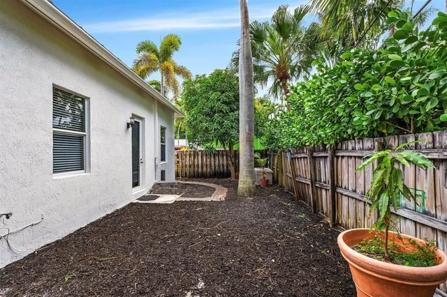 $1,999,000 | 639 Northeast 17th Way, Fort Lauderdale, FL 33304
