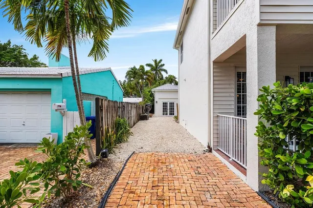 $1,999,000 | 639 Northeast 17th Way, Fort Lauderdale, FL 33304