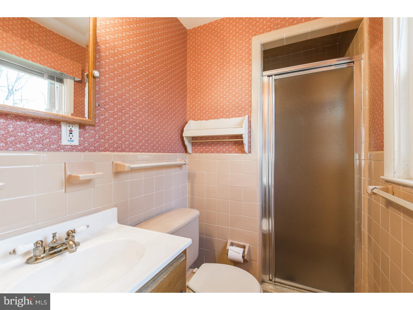 635 Crestwood Road Wayne, PA 19087 - Photo 14 of 25 Master Bathroom