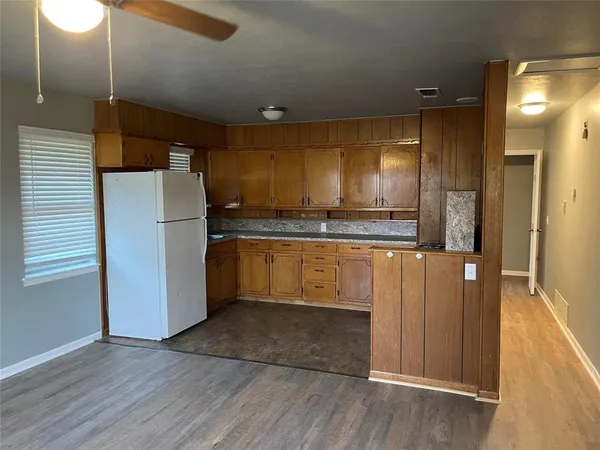 $875 | 106 East Nelson Street, Unit A, Bowie, TX 76230