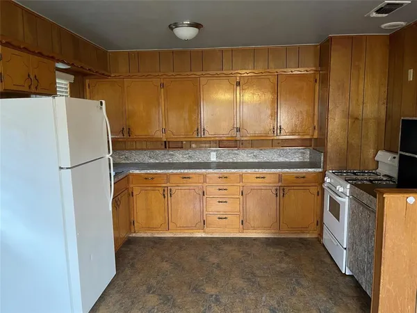 $875 | 106 East Nelson Street, Unit A, Bowie, TX 76230