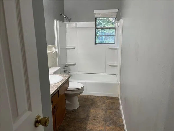 $875 | 106 East Nelson Street, Unit A, Bowie, TX 76230