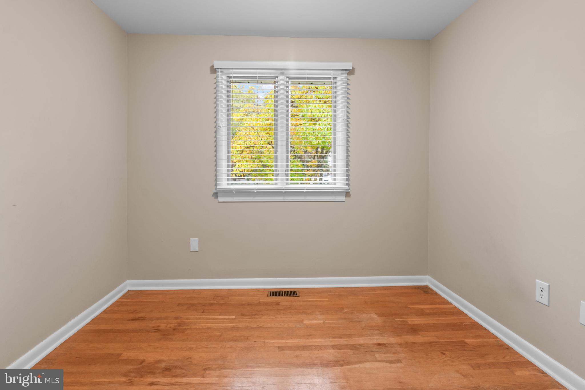 2709 Parkview Drive Riva, MD 21140 - Photo 22 of 53 an empty room with a window