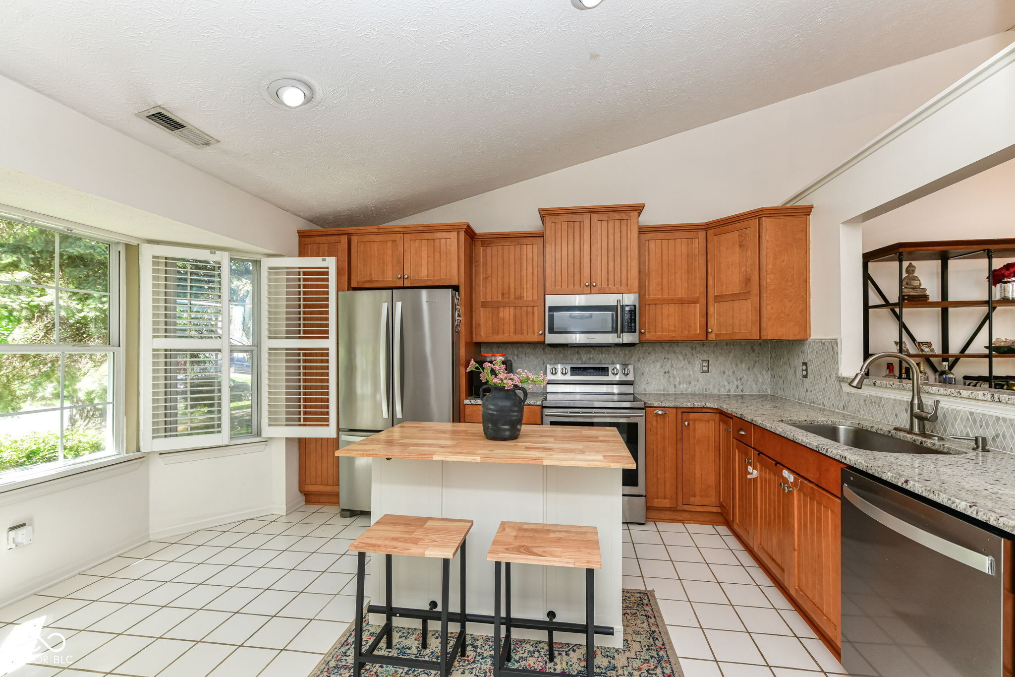 11453 Wilderness Trail Fishers, IN 46038 - Photo 6 of 36