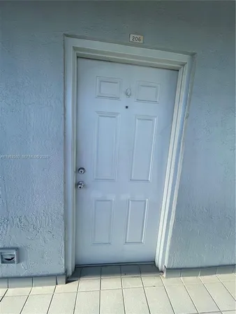 $2,200 | 6121 West 24th Avenue, Unit 206, Hialeah, FL 33016