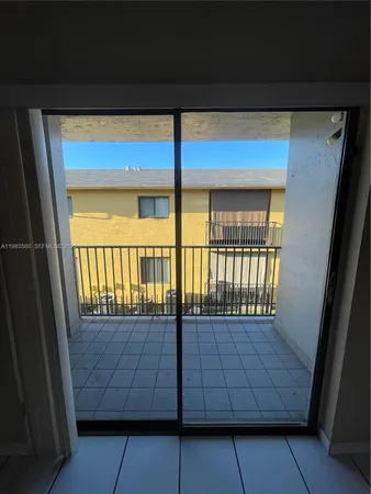 $2,200 | 6121 West 24th Avenue, Unit 206, Hialeah, FL 33016