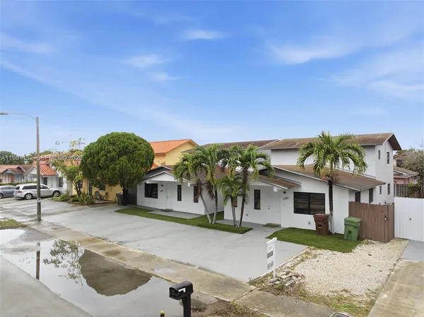 $2,950 | 1281 West 42nd Street, Unit 1, Hialeah, FL 33012