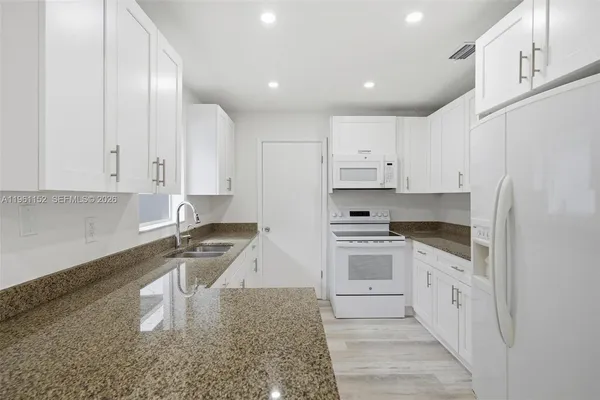 $2,950 | 1281 West 42nd Street, Unit 1, Hialeah, FL 33012