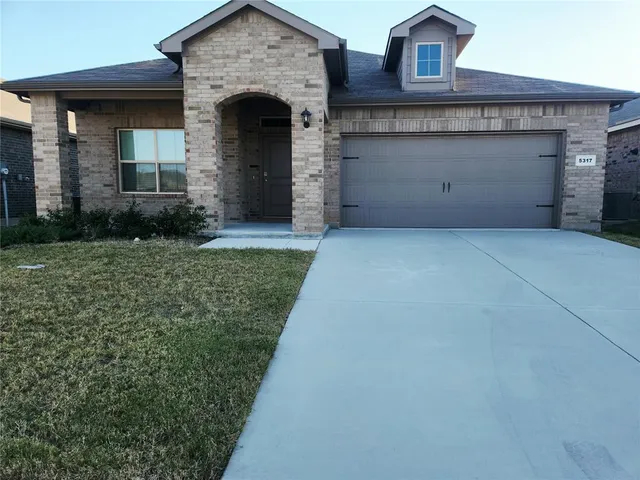 $2,300 | 5317 Starlight Drive, Fort Worth, TX 76179