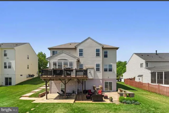 a front view of house with yard