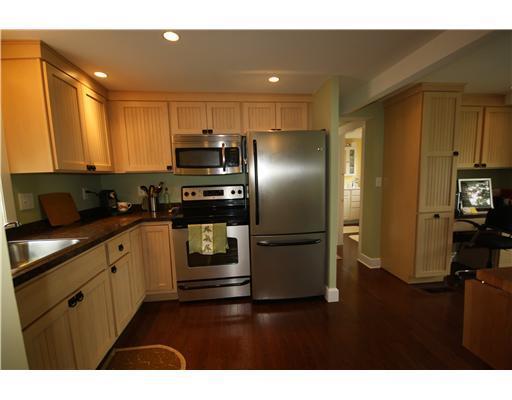 5 Dodge Road East Boothbay, ME 04544 - Photo 10 of 20 Kitchen.