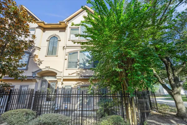 $3,100 | 2422 Dorrington Street, Unit A, Houston, TX 77030