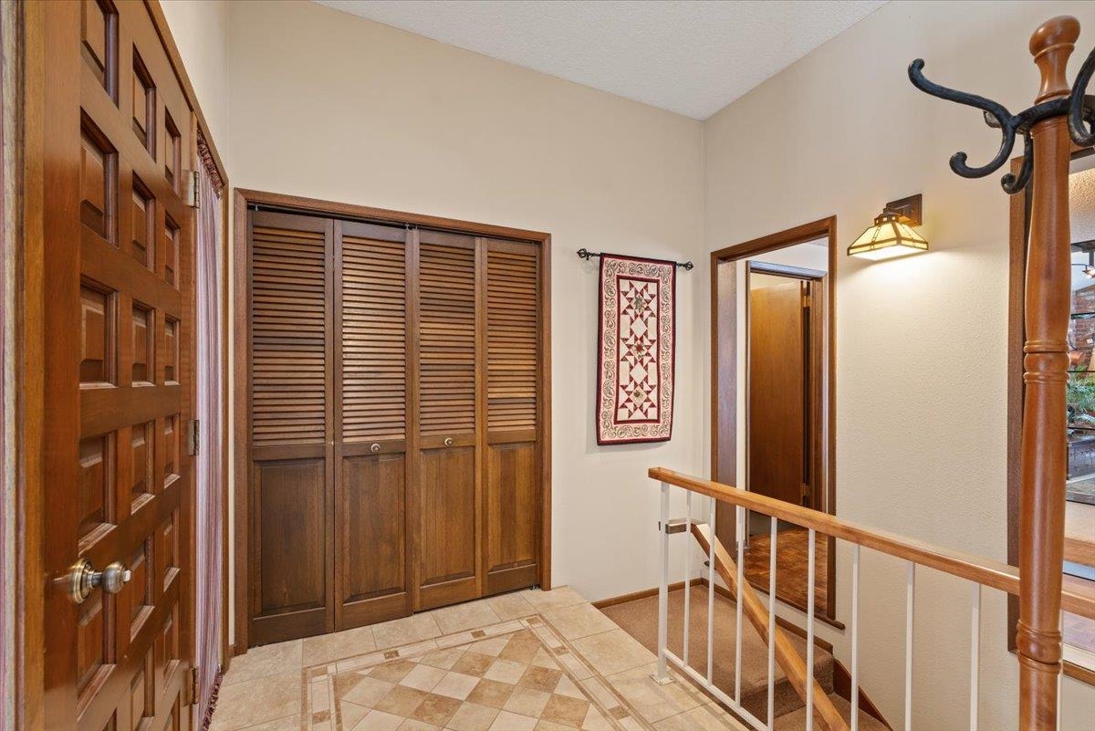 1225 East Burk Road Colbert, WA 99005 - Photo 8 of 50