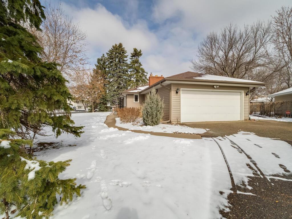 8325 Ewing Road Bloomington, MN 55431 - Photo 2 of 23 Gallery Image 2