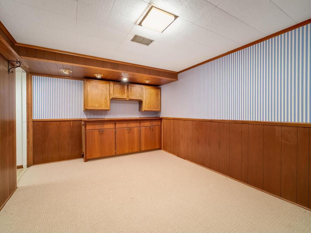 8325 Ewing Road Bloomington, MN 55431 - Photo 18 of 23 Gallery Image 18