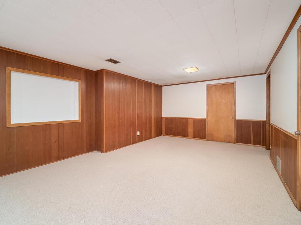 8325 Ewing Road Bloomington, MN 55431 - Photo 20 of 23 Gallery Image 20