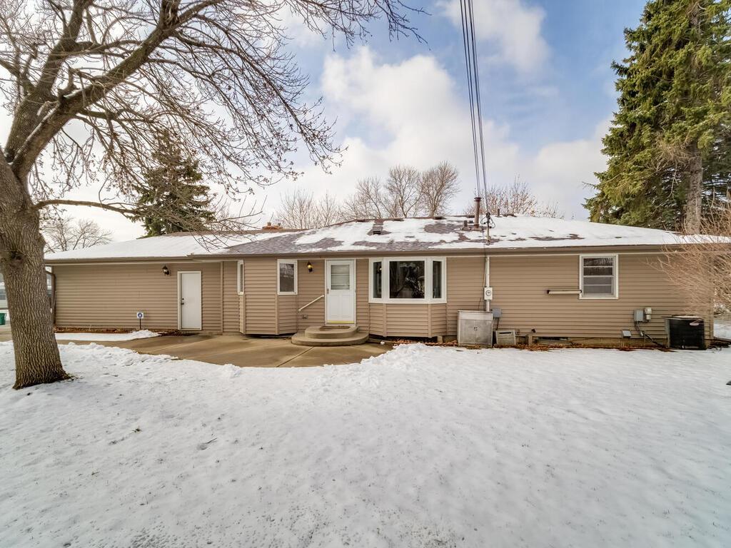 8325 Ewing Road Bloomington, MN 55431 - Photo 3 of 23 Gallery Image 3