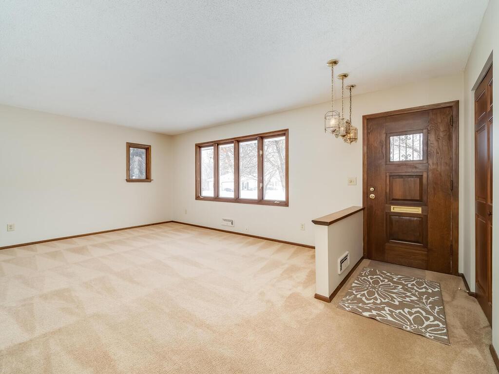 8325 Ewing Road Bloomington, MN 55431 - Photo 4 of 23 Gallery Image 4