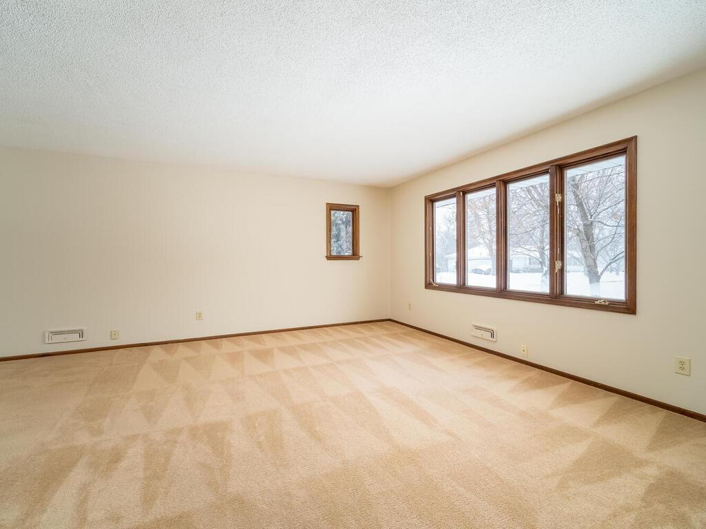 8325 Ewing Road Bloomington, MN 55431 - Photo 6 of 23 Gallery Image 6
