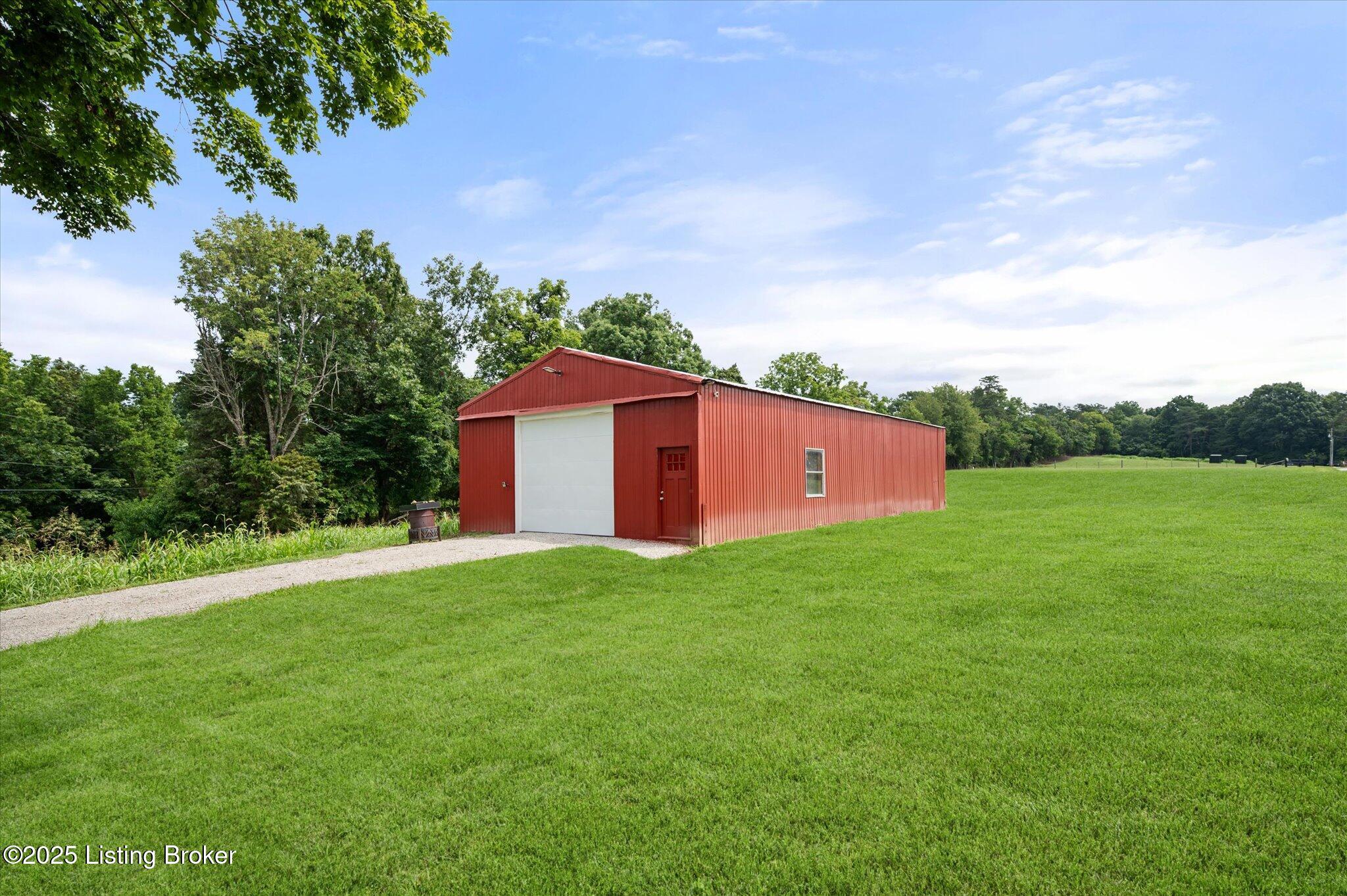 638 Light Lane Shepherdsville, KY 40165 - Photo 34 of 58 067-638 Lights Ln-0016