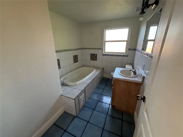 $2,095 | 2430 North Central Avenue, Kissimmee, FL 34741