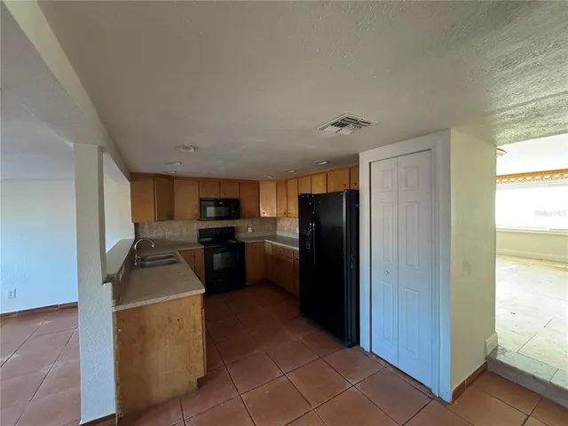 $2,095 | 2430 North Central Avenue, Kissimmee, FL 34741