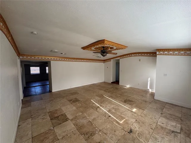$2,095 | 2430 North Central Avenue, Kissimmee, FL 34741