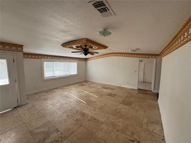 $2,095 | 2430 North Central Avenue, Kissimmee, FL 34741