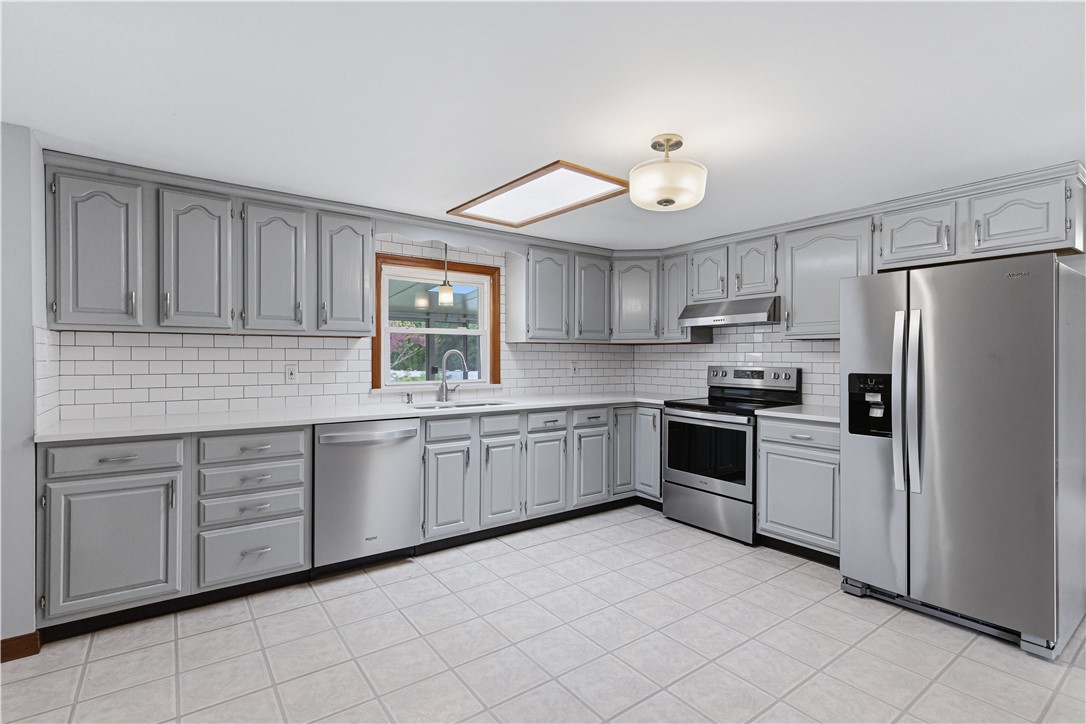 72 Julian Street Pawtucket, RI 02861 - Photo 7 of 30