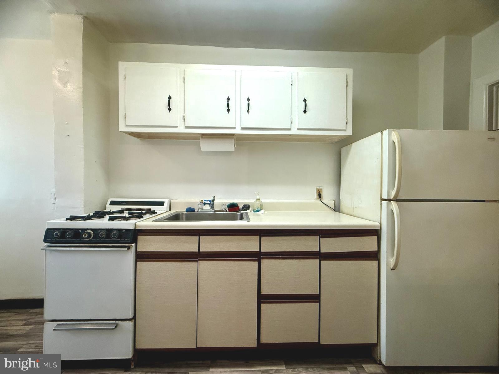 549 Littlecroft Road Upper Darby, PA 19082 - Photo 10 of 26 Kitchen