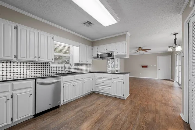 $369,900 | 3900 Green Valley Drive, Waco, TX 76710