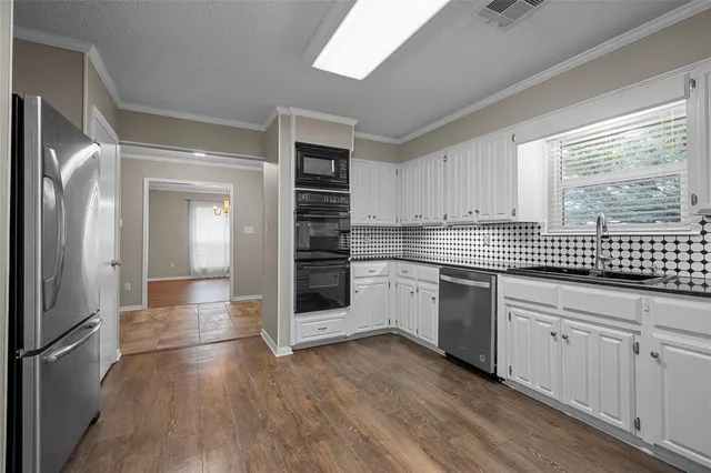 $369,900 | 3900 Green Valley Drive, Waco, TX 76710