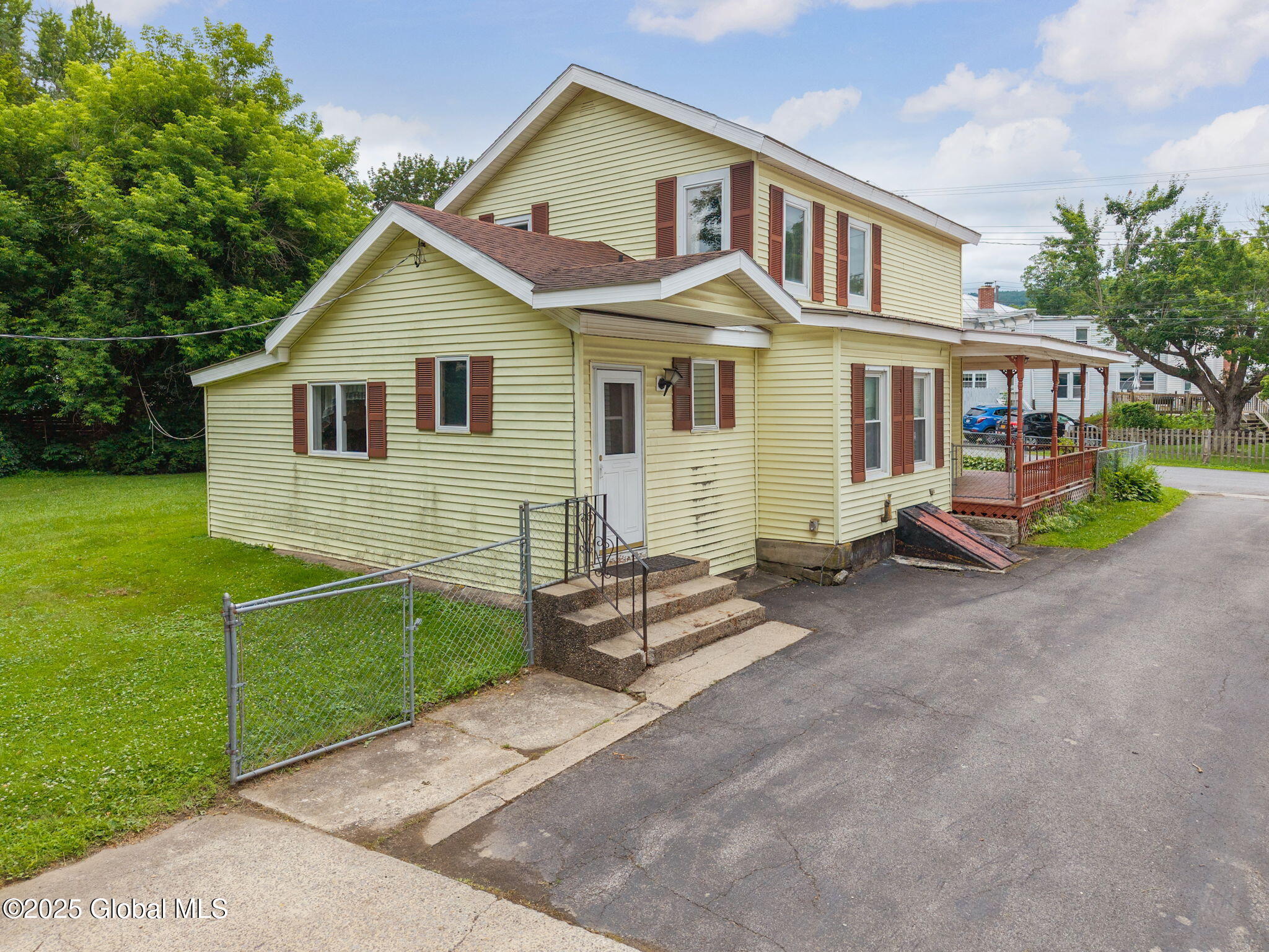 115 Chestnut Lane Middleburgh, NY 12122 - Photo 5 of 35 35-115ChestnutSt_35