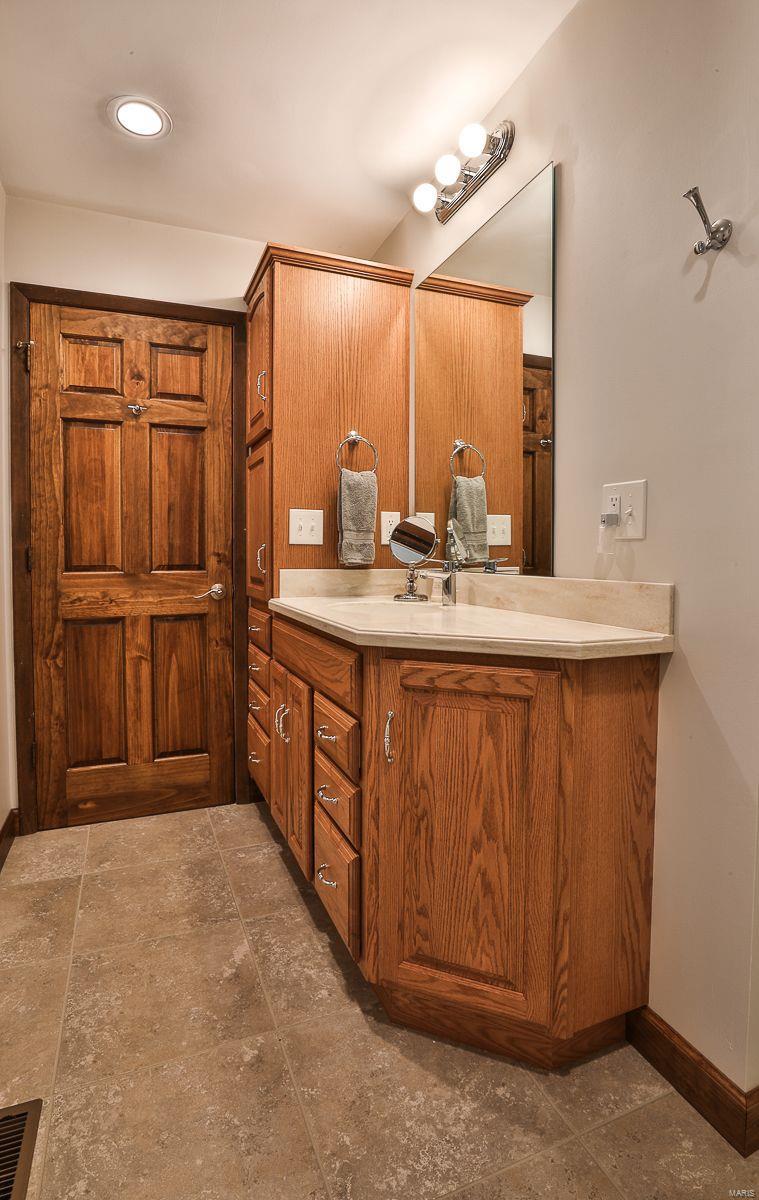 347 Ridgemeadow Drive Chesterfield, MO 63017 - Photo 22 of 49 Gallery Image 22