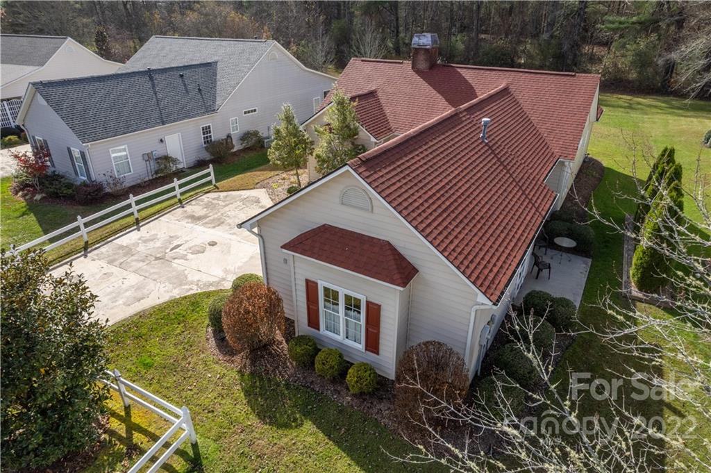 7 Sheffield Place Brevard, NC 28712 - Photo 26 of 30 a aerial view of a house with garden