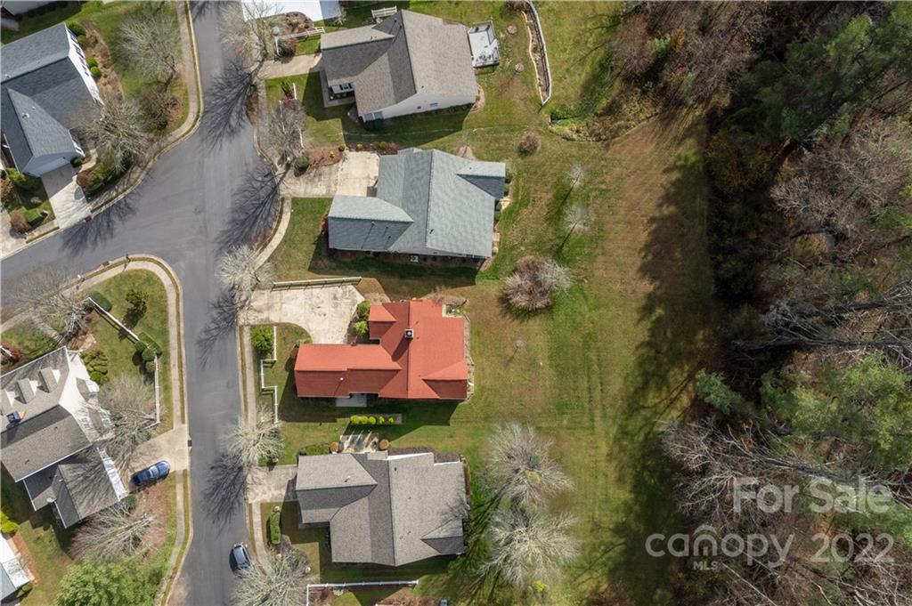 7 Sheffield Place Brevard, NC 28712 - Photo 28 of 30 an aerial view of a house with a yard