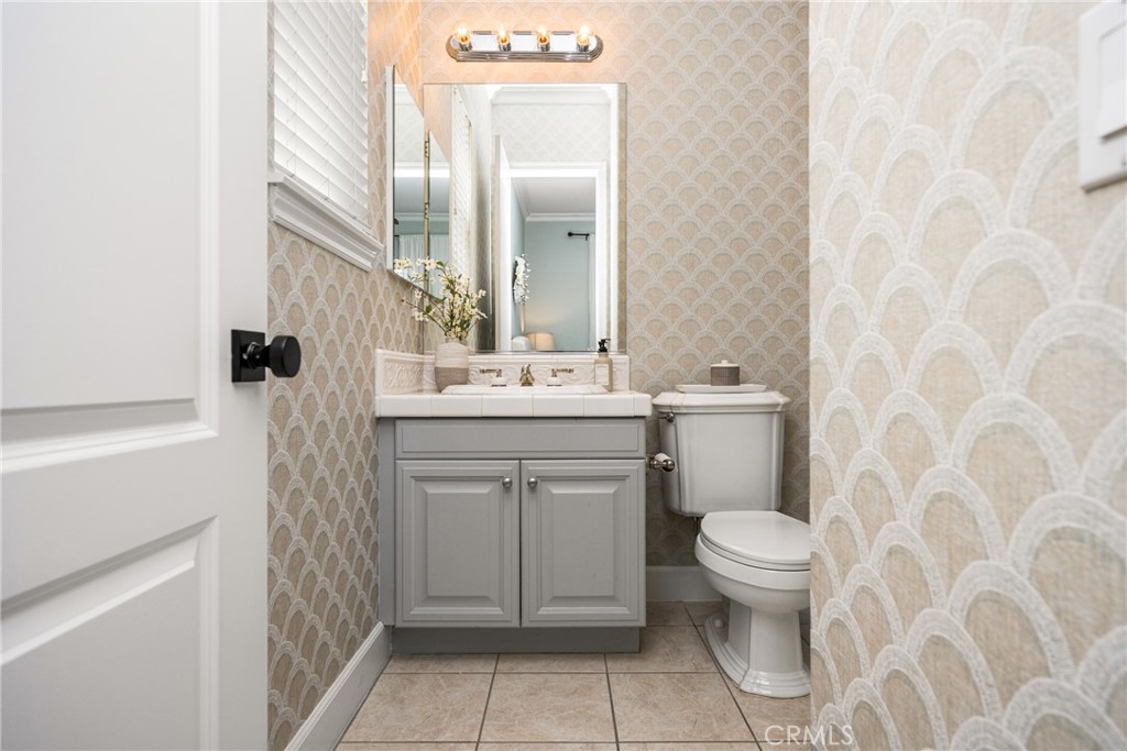 4 Lewiston Court Ladera Ranch, CA 92694 - Photo 35 of 48 Main floor en-suite bath