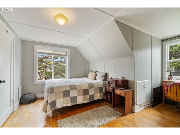 $869,000 | 3063 Southwest Anchor Avenue, Lincoln City, OR 97367