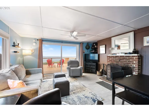 $869,000 | 3063 Southwest Anchor Avenue, Lincoln City, OR 97367