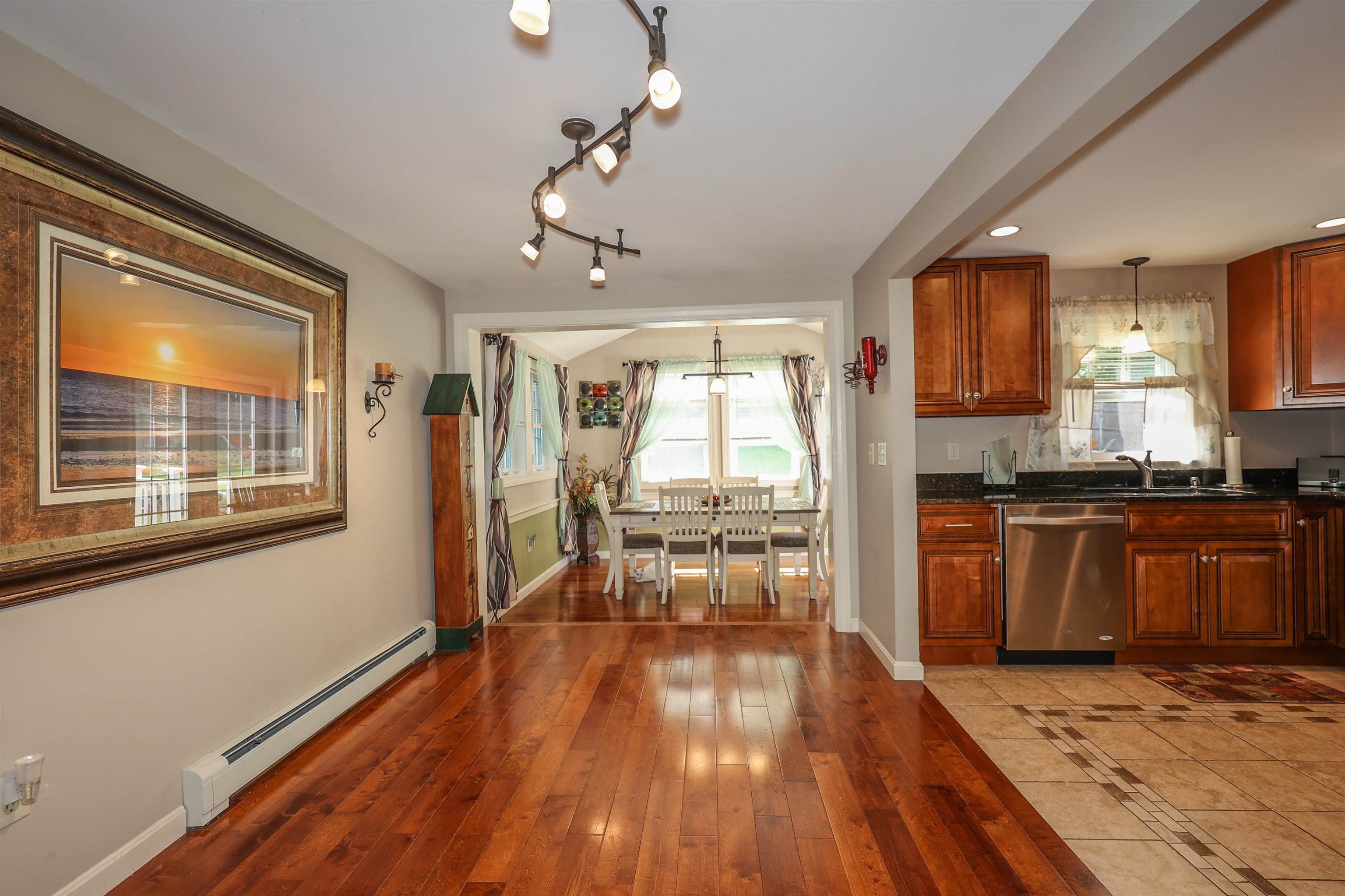 52 Jonathan Lane Manchester, NH 03104 - Photo 16 of 40