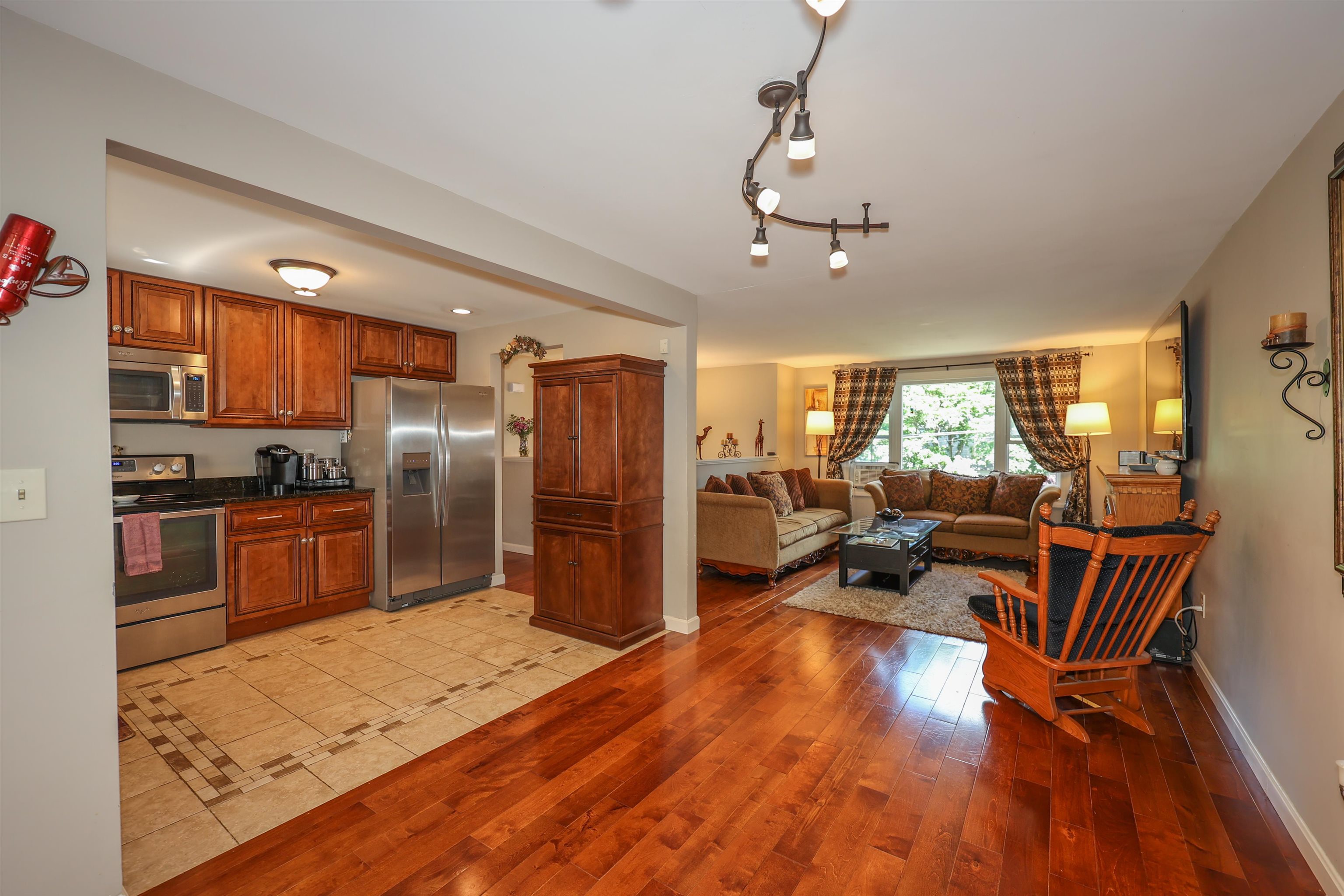 52 Jonathan Lane Manchester, NH 03104 - Photo 17 of 40