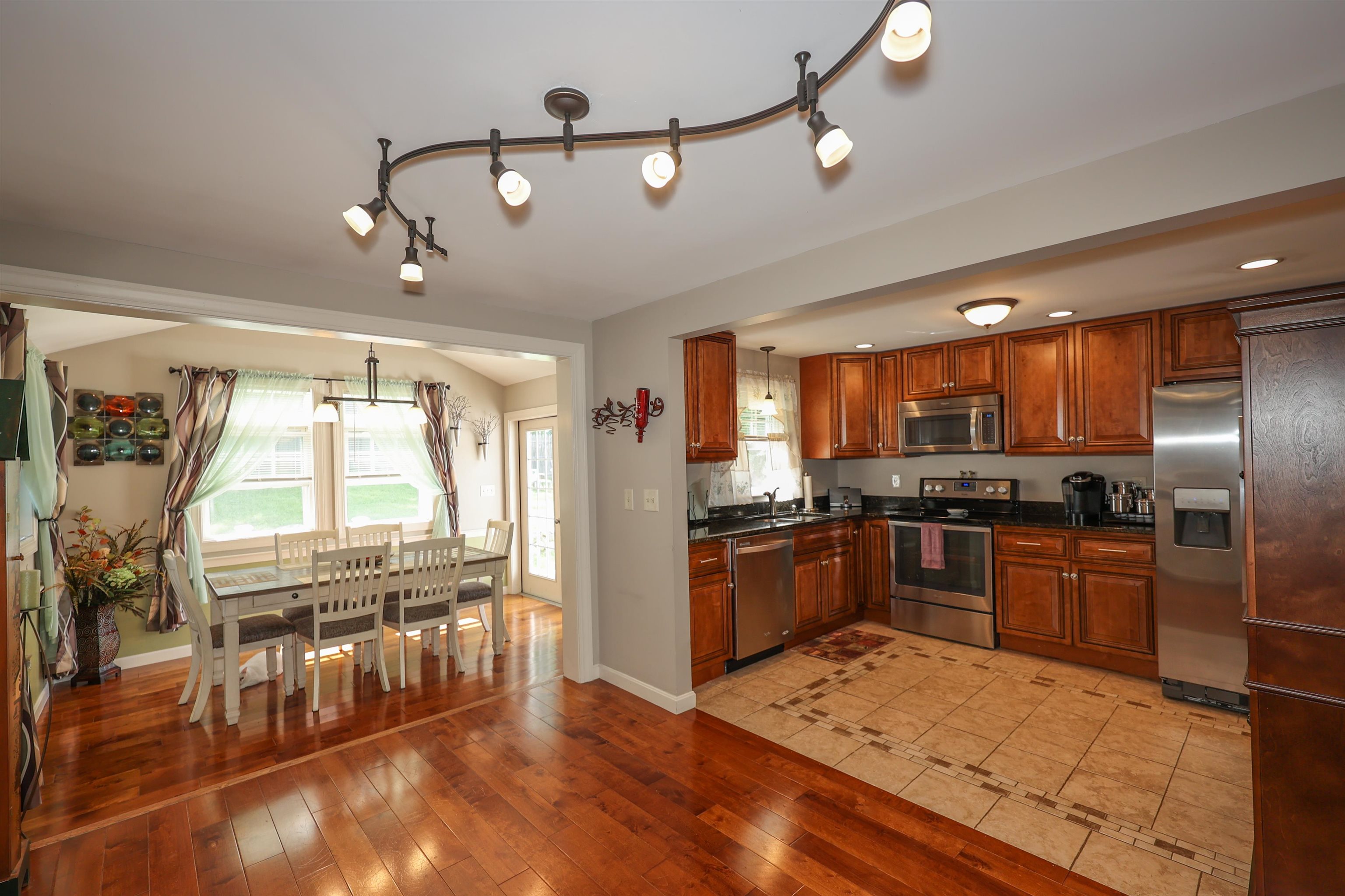 52 Jonathan Lane Manchester, NH 03104 - Photo 19 of 40