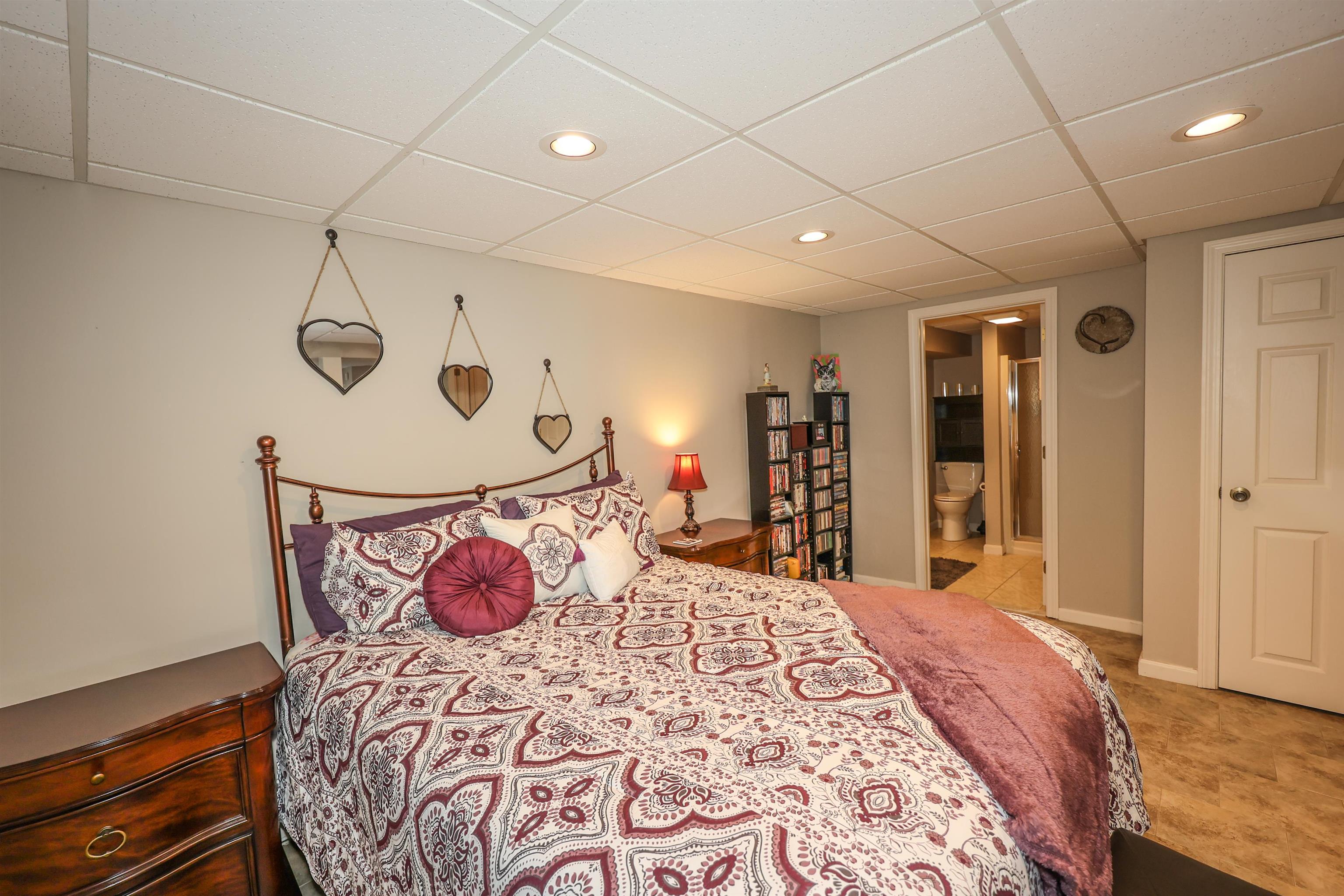 52 Jonathan Lane Manchester, NH 03104 - Photo 31 of 40