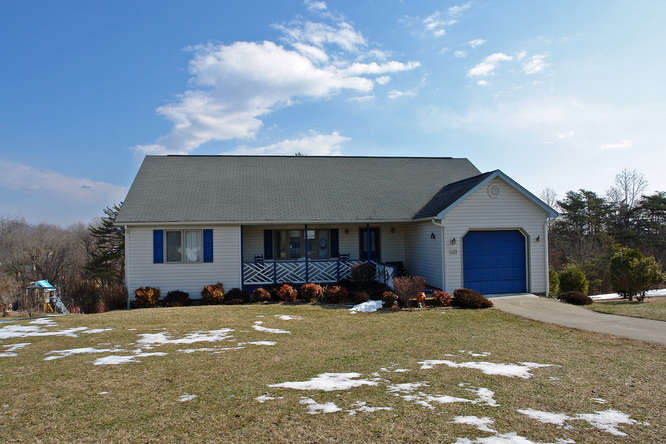 3328 Hemingway Road Roanoke, VA 24014 - Photo 1 of 19 PROPERTY VIEW